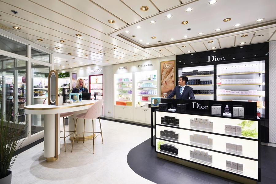 Marella Cruises Marella Voyager Broad Street Shops ©Tom Fallon 2.jpg